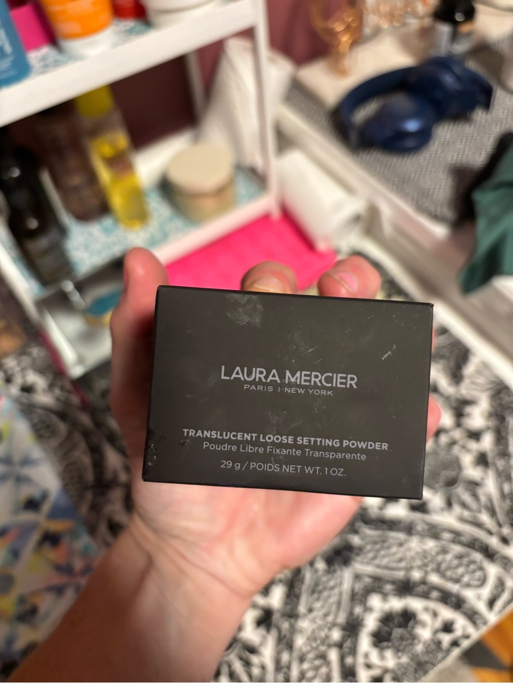New Laura Mercier Setting Powder - Picture 3 of 5
